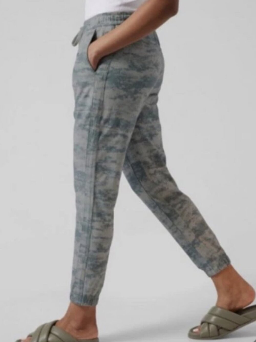 ATHLETA Farallon Joggers Casual Sweatpants Fog Camo Print L